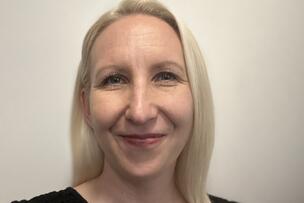 Anu Jokelan kasvokuva.