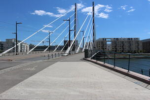 Crusellinsilta kesällä.