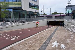 Kaisantunnelin sisäänkäynti.