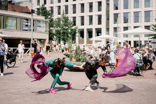 Två artister på Kaserntorget