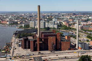 Ilmakuva Hanasaari B -voimalaitoksen alueesta.