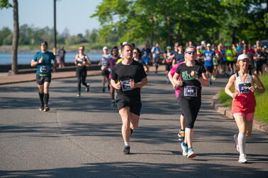 Juoksijoita Helsinki Half Marathon -juoksutapahtumassa vuonna 2022.