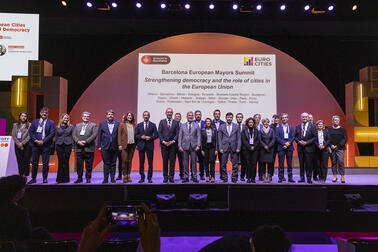 The European Mayors Summit closed with the joint signing of the Declaration of European Cities for European Policy-Making and Democracy which is addressed to the European Council and EU member states.  Photo: City of Barcelona