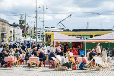 Helsingfors stad samlar in förslag från invånarna om förbättringar av turistinfrastrukturen, resmålen eller trafiken.  Bild: Jussi Hellsten