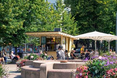 Invånare kan ställa frågor om sitt eget bostadsområde till stadens sakkunniga under borgmästarens invånarkväll. Bild: Beatrice Bucht.