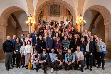 Rotterdamin pormestari vastaanotti vuosikokousedustajat kaupungintalolla.  Kuva: Rainbow Cities