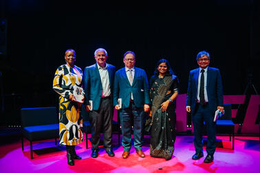 Lokakuussa järjestetyssä tapahtumassa keskityttiin hyvään koulutukseen. Tilaisuuden juonsi Denise Wall, keynote-puhujana kuultiin Lant Pritchettiä ja paneeliin osallistuivat Helsingin pormestari Juhana Vartiainen, Dream a Dream -startupin apulaisjohtaja Varsha Pillai ja YK-yliopiston WIDER-instituutin johtaja Kunal Sen.  Kuva: Helsingin kaupunki / City of Helsinki