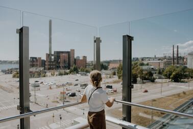 En bättre förståelse av stadsplaneringsprocesserna tjänar både stadens arbetstagare och stadsborna, och är också utgångspunkten för utvecklingen av systemet.  Bild: Saija Laaksonen