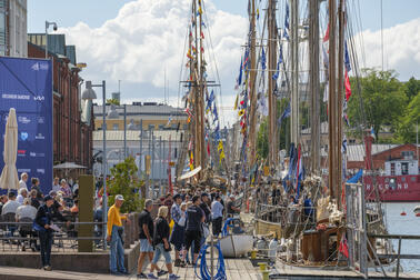 Over the course of four days, the Tall Ships Races event attracted over 400,000 visitors to Helsinki city centre to admire the sailing ships. Photo: Toni Panula/Helsingin tapahtumasäätiö