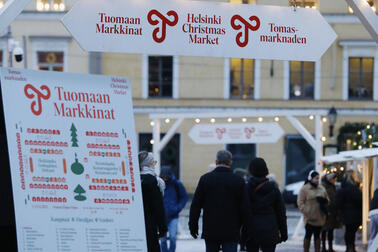 Tomasmarknaden på Senatstorget i Helsingfors är öppen 1–22.12.2023 söndag–torsdag klockan  11–19 samt fredag–lördag klockan 11–20. Inträdet till marknaden är fritt.  Bild: Dorit Salutskij