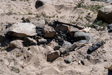 Making open fires is always prohibited in nature areas in the terrain, on the rocks and shore areas as well as beaches. Photo: Mira Lainiola