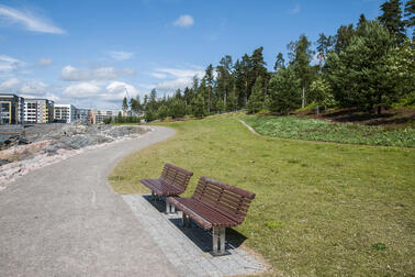 I uppdraget som skapats i spelet markerar spelarna parkbänkar och soptunnor de hittar på kartan genom att ta bilder av dem.  Bild: Hemmo Rättyä