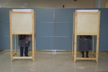 On election day, 2 April, polling stations will be open from 9:00 to 20:00.  Photo: Kimmo Brandt