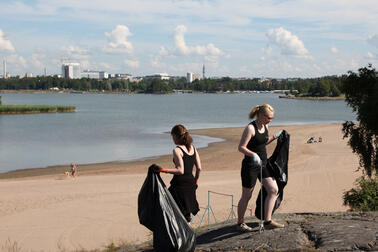 Sopplockare på Sandstranden. Bild: Leena Junnila