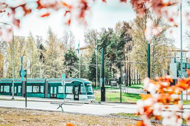 Light rail line 15 in Otaniemi.