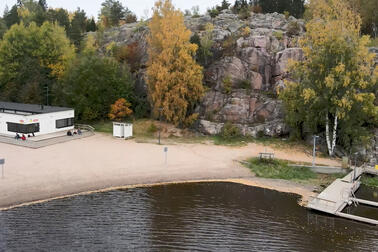 Pikkukosken uimarannan lisäksi kioskiyrittäjiä haetaan lisäksi Marjaniemen ja Laajasalon uimarannoille sekä Seurasaaren uimalaan. Photo: Helsingin kaupunki