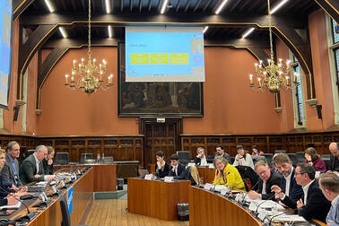 Mayor Vartiainen (front row, 4th from right) attends the executive committee meeting of the Eurocities network in Gent.