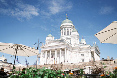 Senaatintori ja suurkirkko.