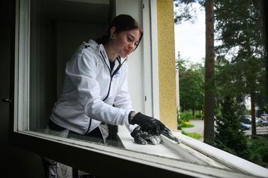 Pintakäsittelyalan opiskelija Maria Asikainen.