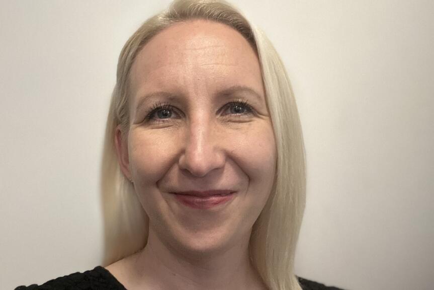 Anu Jokelan kasvokuva.