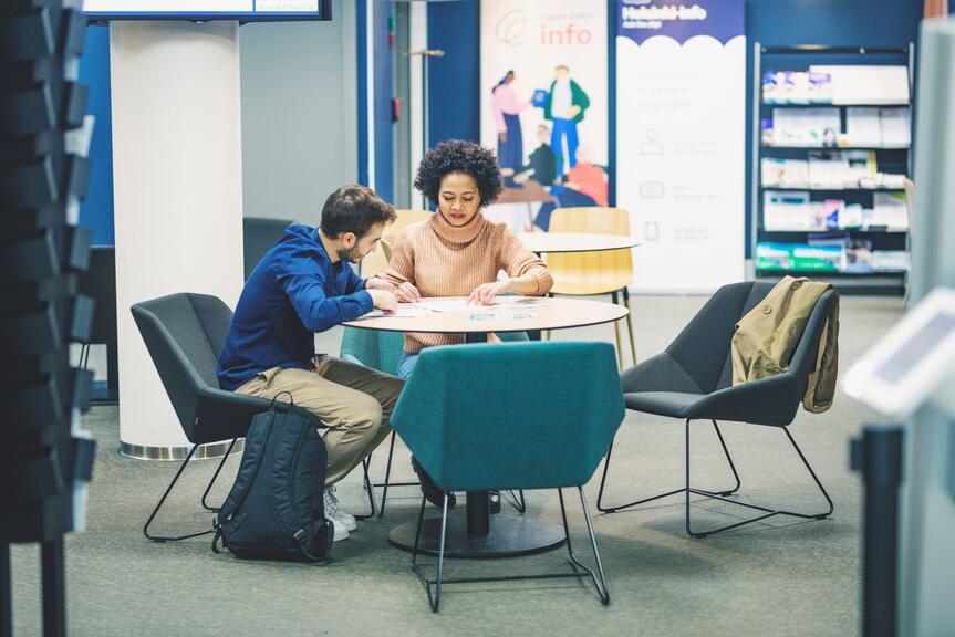 Asiakaspalvelutilanne International House Helsingissä.