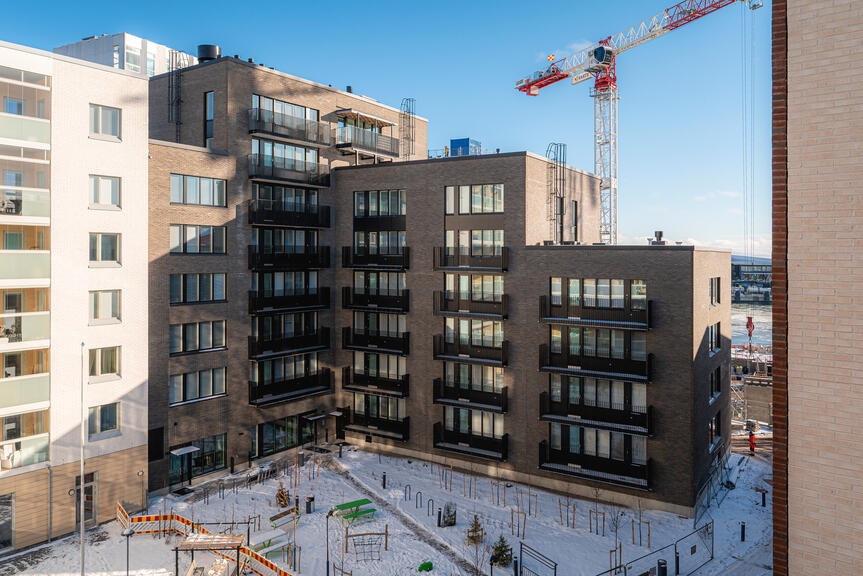 Rakenteilla oleva kerrostalo.