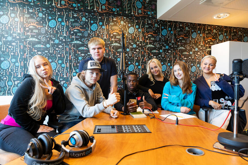 Medialukion opiskelijoita.