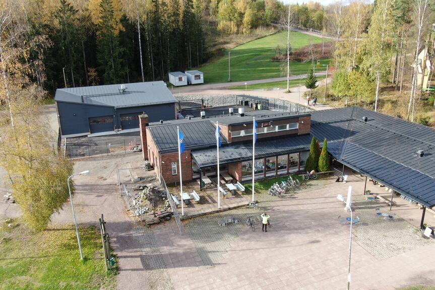 Paloheinän ulkoilumaja ilmasta käsin kuvattuna.