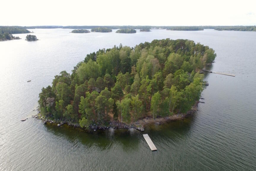 Yksi kilpailun suunnittelukohteista on Rastilan eteläpuolella Kallahdenselällä sijaitseva Malkasaari.