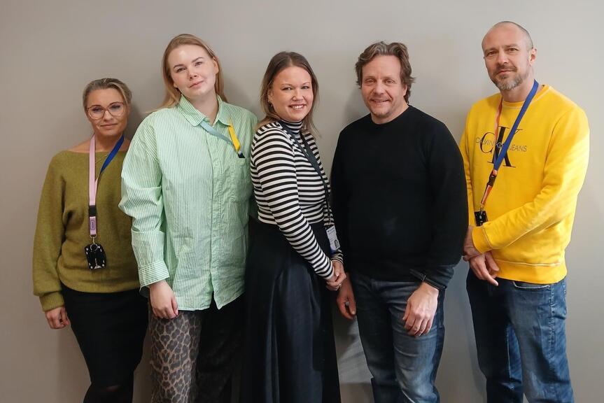 Ovet auki duuniin (ESR+) hanketiimi