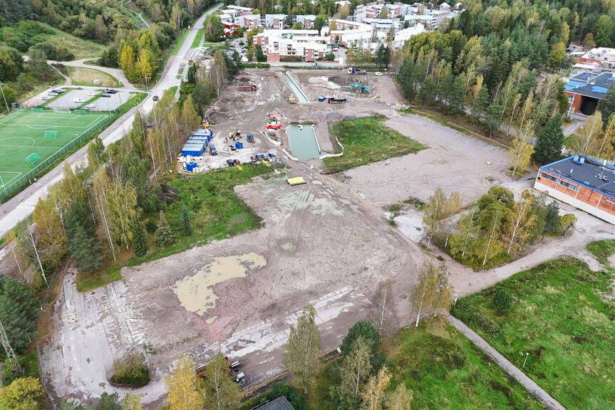 Ilmakuvassa AEL:n entinen tontti, missä asuntorakentaminen on alkanut syyskuun alussa.