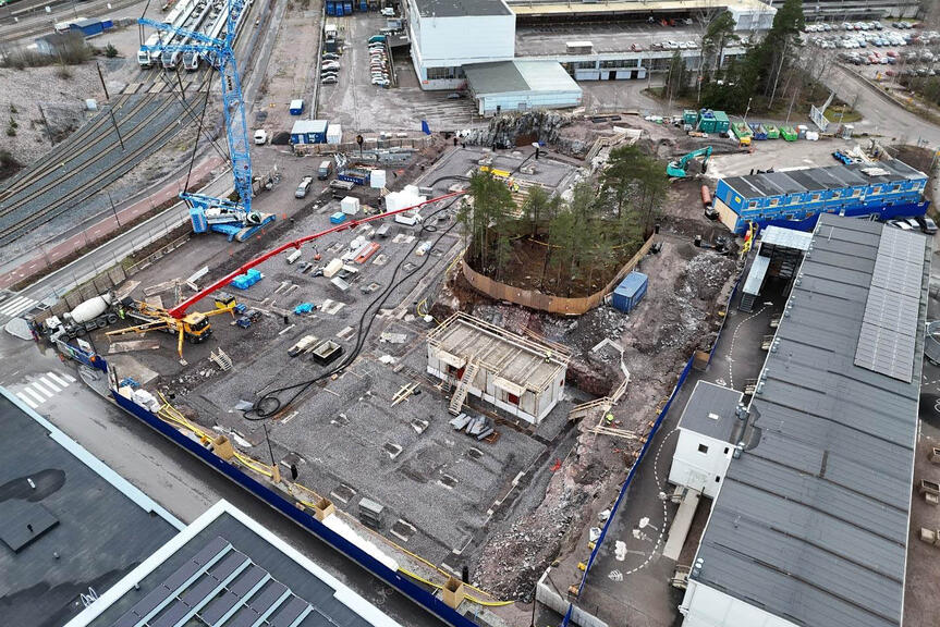 Ilmakuva koulun rakennustyömaalta.
