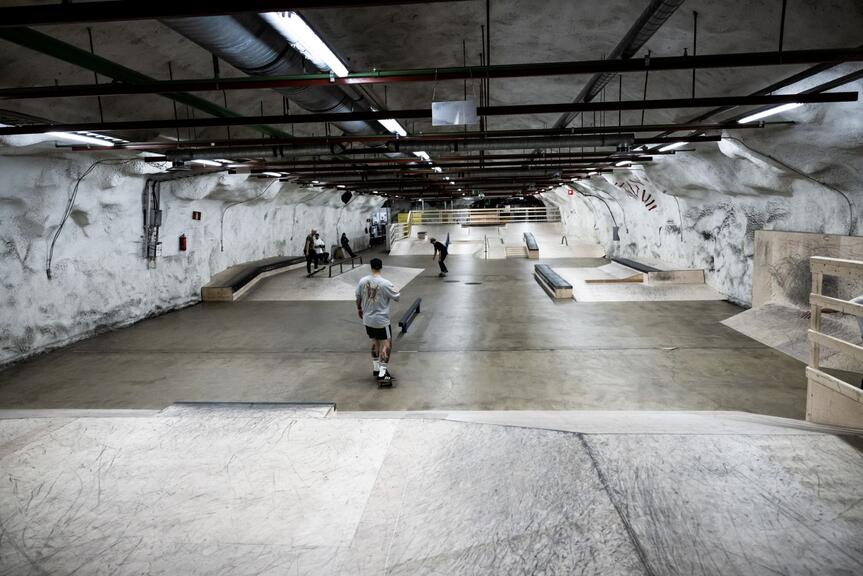 Väestönsuojaan rakennettu skeittihalli Luuppi.