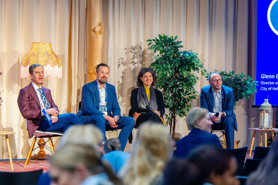 Panelistit Talent Boost Summit -tapahtumassa.