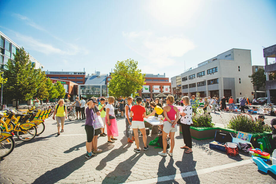 -People are proud of Malmi, and their own hoods are well known, says Kirsti Kallansalo. Photo: Lauri Rotko