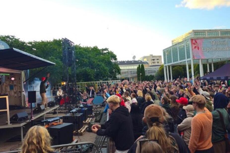 Malmin tapahtumassa paljon väkeä.