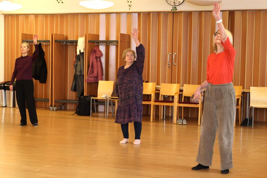 Participants of the Service Centre's dance class.