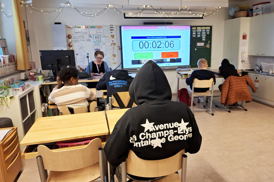 Lukutunti meneillään luokassa.