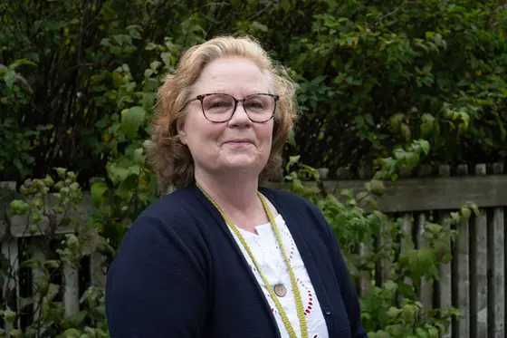 Porträtt på skolgångshandledare Pamela Pihl.