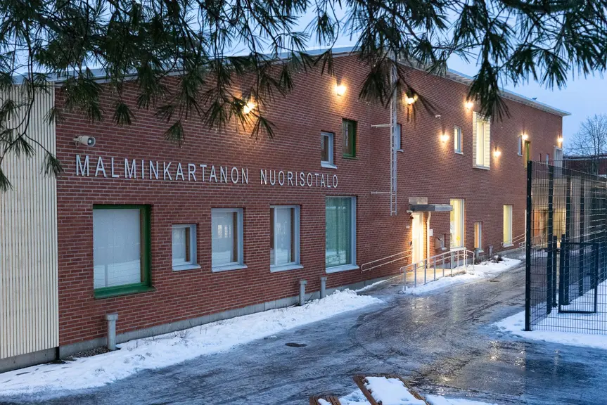 Malminkartano Youth Centre on a winter day.