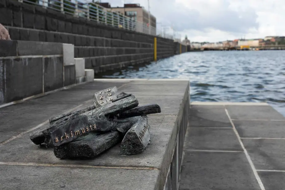 Ajatuksen huuhtomaa -teoksen osa.