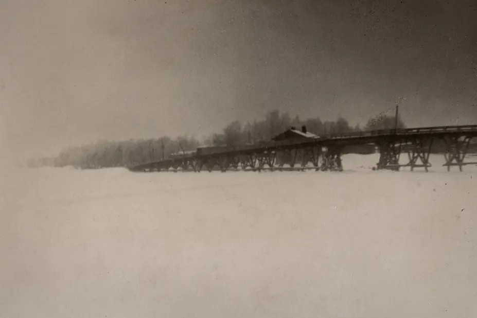 Kuva vudelta 1893 Jätkäsaaren sillasta.