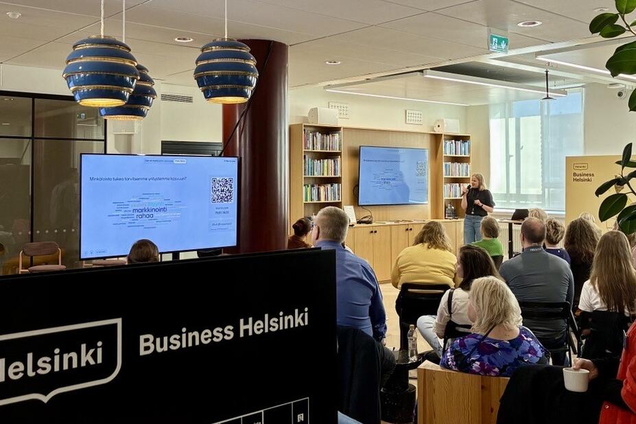Osallistujia kasvupiiri-tapahtumassa Business Helsingin tiloissa.
