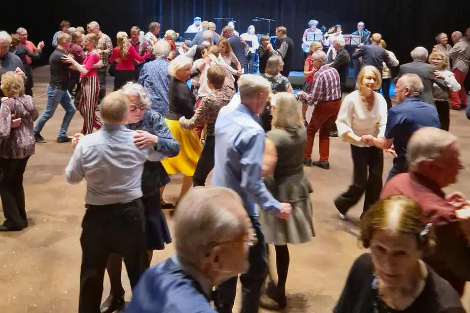 People dancing.