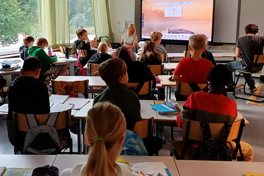 Oppitunti koululuokassa