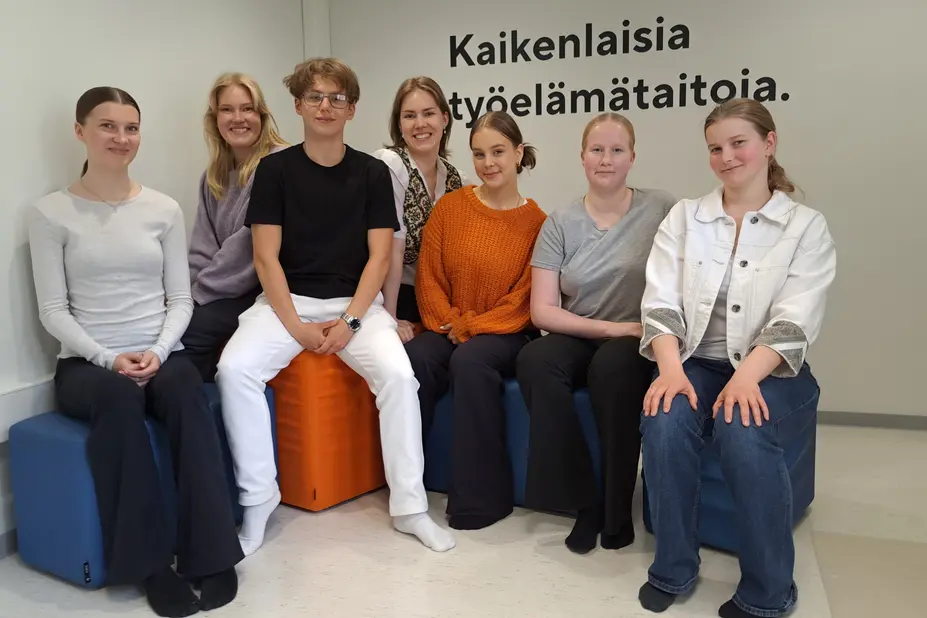 Ryhmäkuva kesäyrittäjistä.