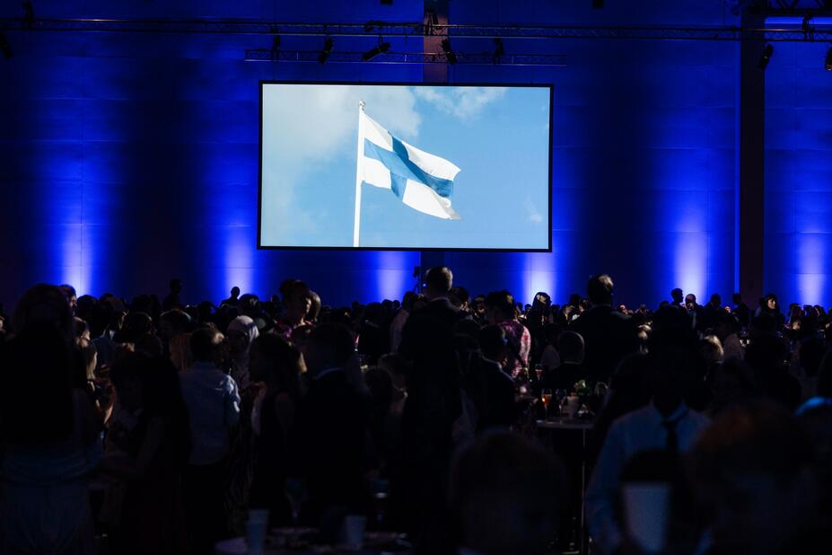 Suomen lippu.