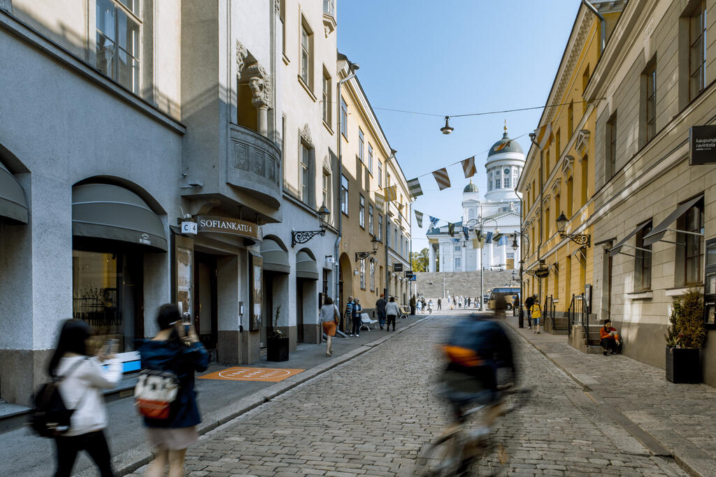 Fullmäktigeseminariet är en halvtidsgranskning av genomförandet av stadsstrategin Läge för tillväxt, som godkänts för fullmäktigeperioden 2021–2025.   Bild: Jussi Ratilainen