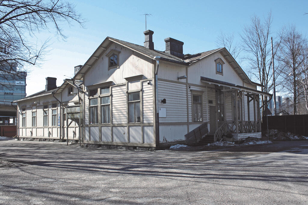 Ett av de två husen som flyttas till östrä Baggböle är en gammal epidemipaviljong. Bild: Kati Salonen ja Mona Schalin Arkkitehdit Oy