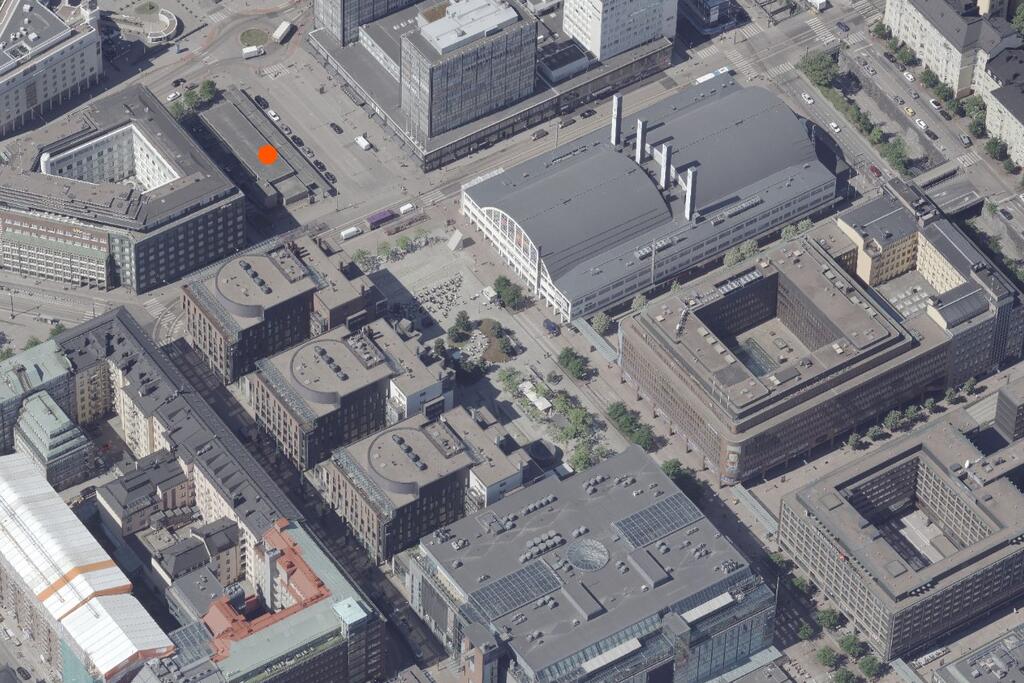 Metron Fredrikinkadun sisäänkäyntihalli sijaitsee Sähkötalon ja Autotalon välissä. Kuva: Cyclomedia / Helsingin kaupunki